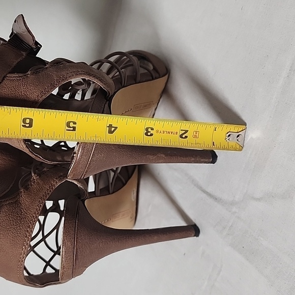 💕vince Camuto Gladiator Heels - Picture 4 of 6